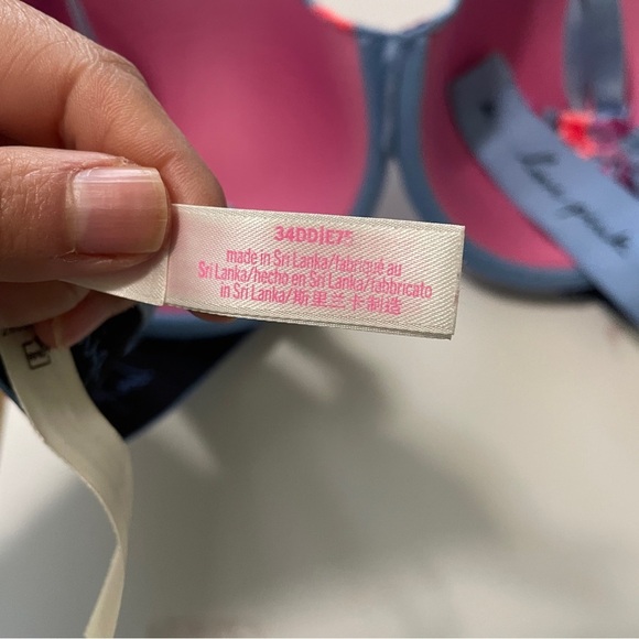 Victoria’s Secret Pink Bra- 34DD - Picture 4 of 8